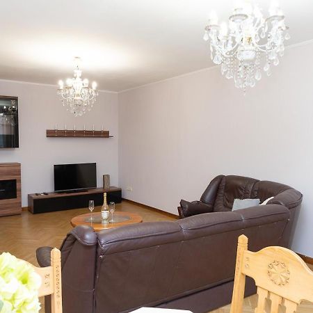 Spacious Apartments In The Center Of Obolon 2 Bedrooms Kiev Exteriör bild